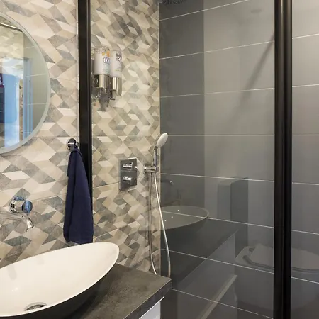 Апартаменты Heliotel Marine Avec Balcon Au 4eme Etage A 200m De La Сен-Лоран-дю-Вар