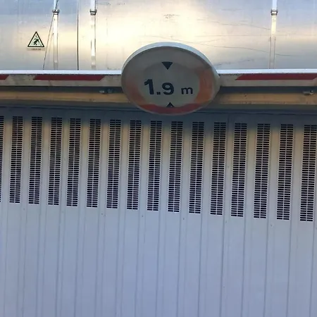 Appartement Heliotel Marine Avec Balcon Au 4eme étage à 200m De La Saint-Laurent-du-Var