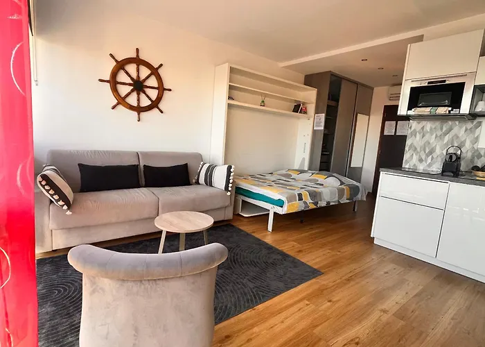 Heliotel Marine Avec Balcon Au 4eme Etage A 200m De La アパート