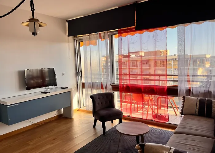 Heliotel Marine Avec Balcon Au 4eme Etage A 200m De La アパート