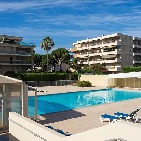 Heliotel Marine Avec Balcon Au 4eme Etage A 200m De La Saint-Laurent-du-Var